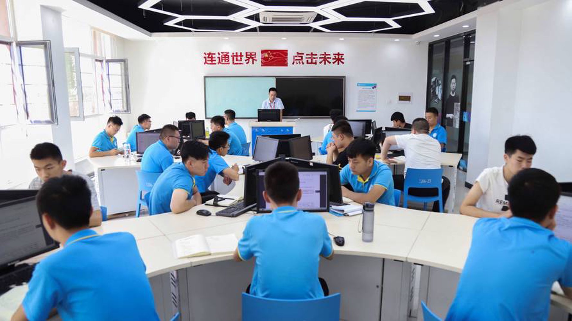 朋朋网络